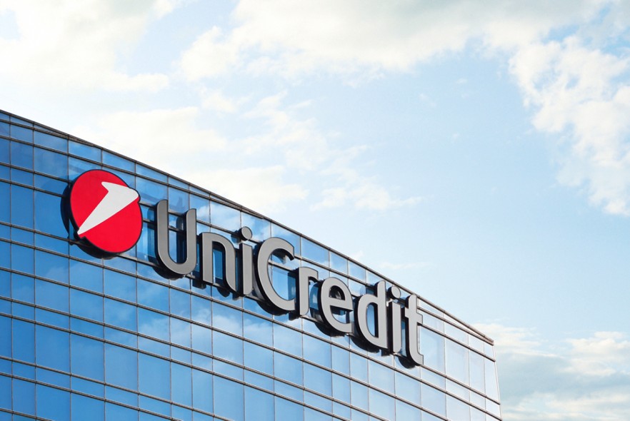 UniCredit Explored Generali Stake Increase Through Delfin, Report Says