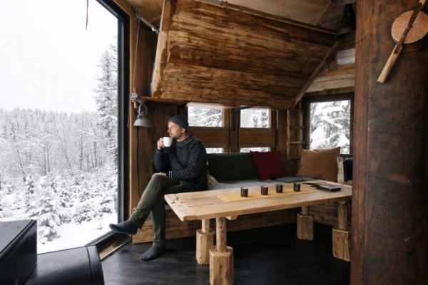 Norway Easter crime tradition with people reading mystery novels in a snowy cabin